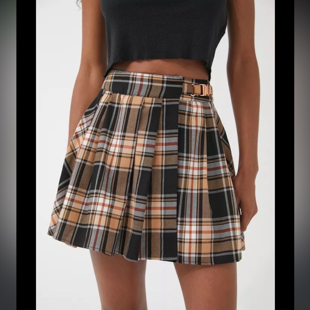 50%offw❤️New Urban outfitters Marianne Buckle Waist Mini Skirt plaid XS #36 clue